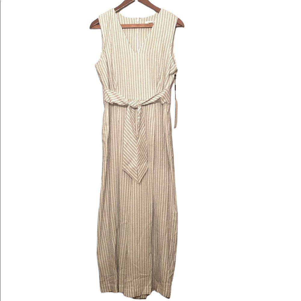 Womenโs Calvin Klein Sleeveless Striped White Romper